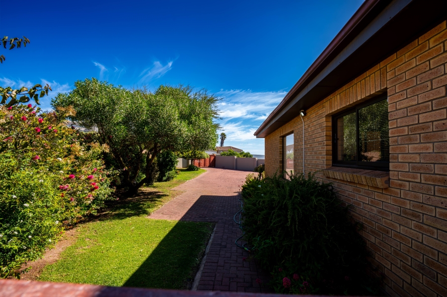 4 Bedroom Property for Sale in Myburgh Park Western Cape